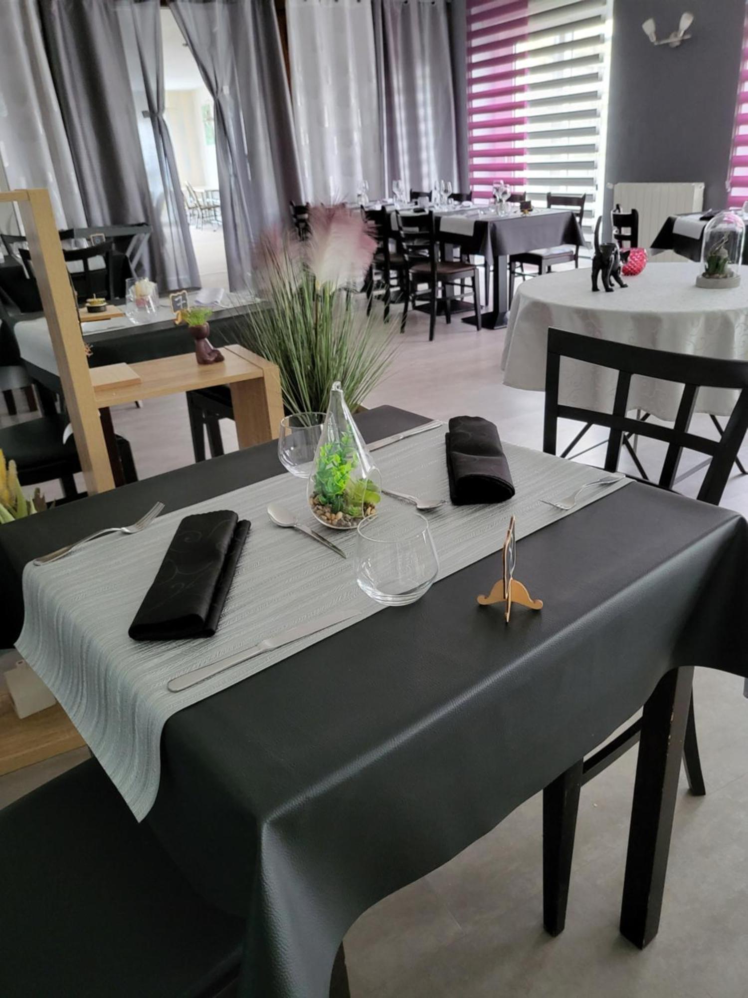 L'Epicurien Hotell Saint-Nicolas-de-Port Exteriör bild